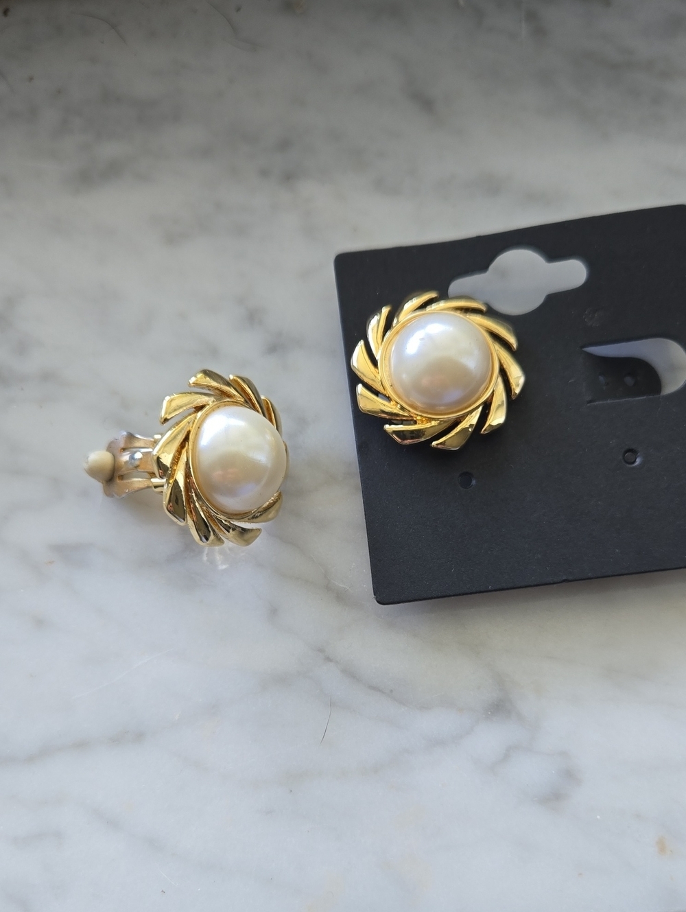 Vintage Gold and Cream Pearl-Style Swirl Clip Earrings - Picture 14 of 16